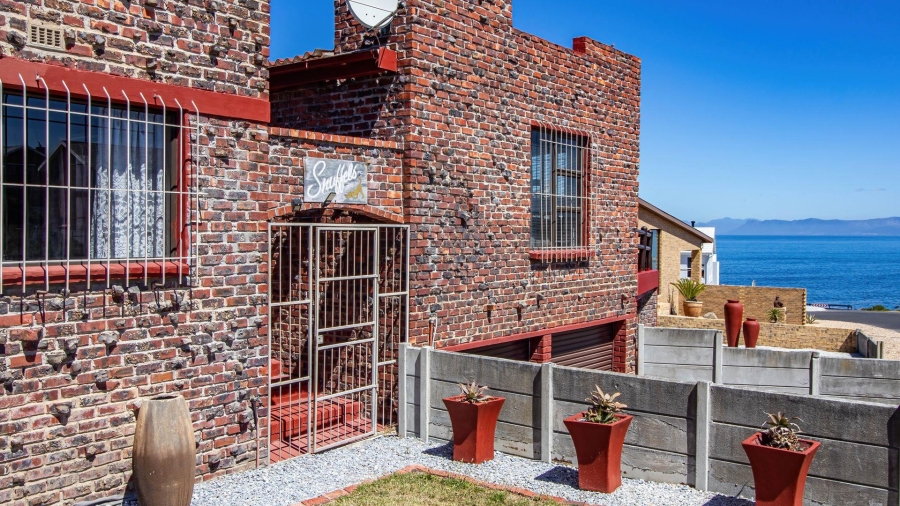 4 Bedroom Property for Sale in De Kelders Western Cape